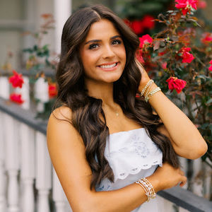 Meet your Posher, Elia